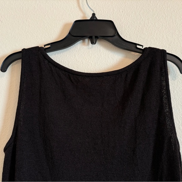 St.John Sleeveless Wool Blend Sweater Vest - Picture 3 of 9